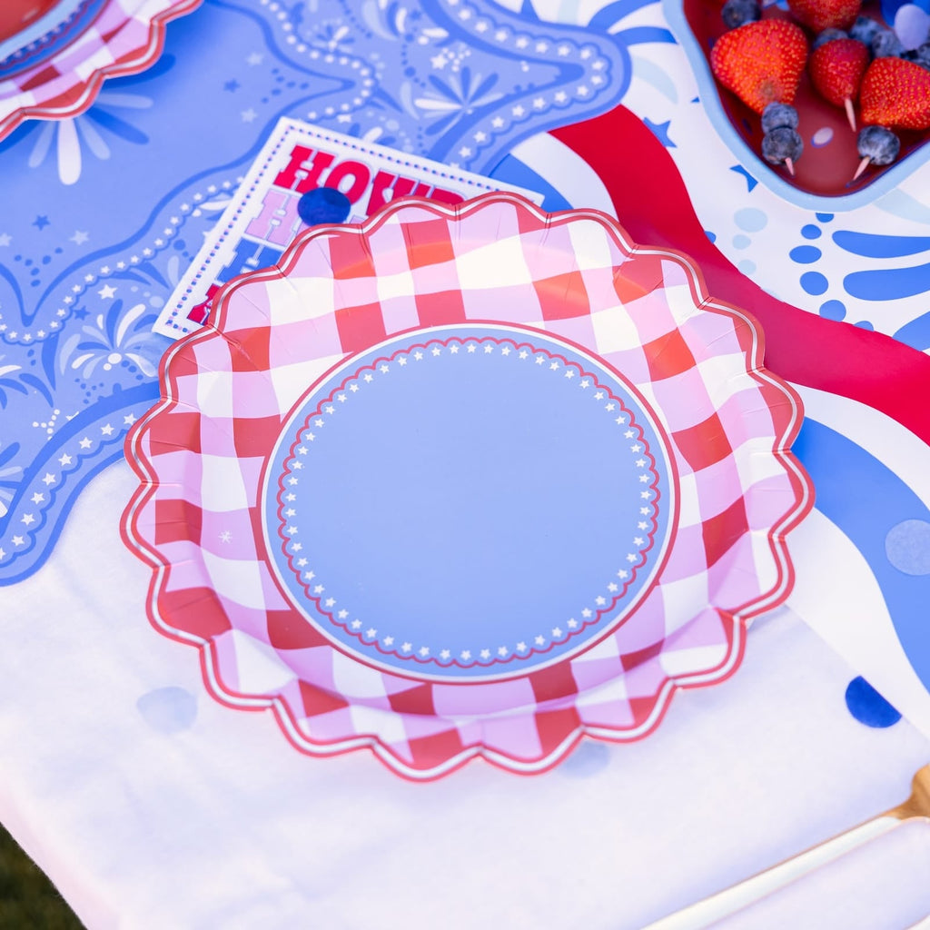 Picnic Perfect Gingham Dinner Plates (10 ct)